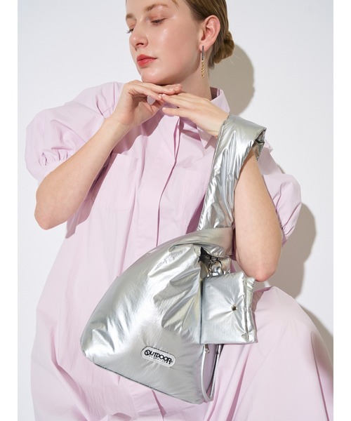 OUTDOOR PRODUCTS（アウトドアプロダクツ）の「【OUTDOOR PRODUCTS×ELLENDEEK別注】パディングマルシェバッグ（ハンドバッグ・レディース・ミント/シルバー・FREE）」の4枚目の写真