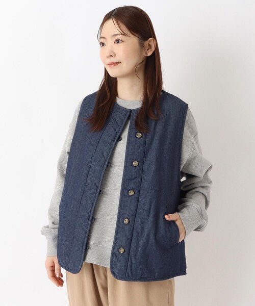 one'sterrace(ワンズテラス)の「デニム&ツイル 裏ボア リバーシブルベスト(ベスト・レディース・ベージュ系8/ネイビー系5・02)」の2枚目の写真