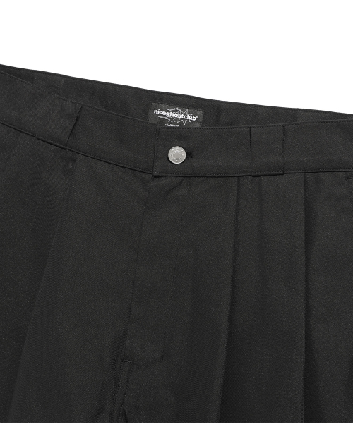 NICE GHOST CLUB（ナイスゴーストクラブ）の「BERMUDAS TWO TUCK WORK SHORTS_BLACK(NG2FMUPA61A)（その他パンツ・レディース・ブラック・S/M/L）」の3枚目の写真