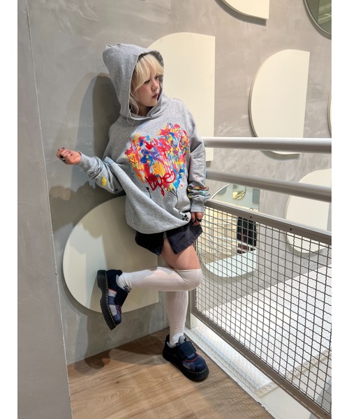 Desigual(デシグアル)の「ディズニーキャラクター グレーフード付きスウェットシャツ ディズニー(スウェット・レディース・ブラック・S/M/L)」の10枚目の写真
