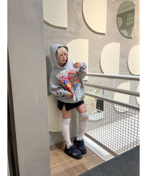 Desigual(デシグアル)の「ディズニーキャラクター グレーフード付きスウェットシャツ ディズニー(スウェット・レディース・ブラック・S/M/L)」の6枚目の写真