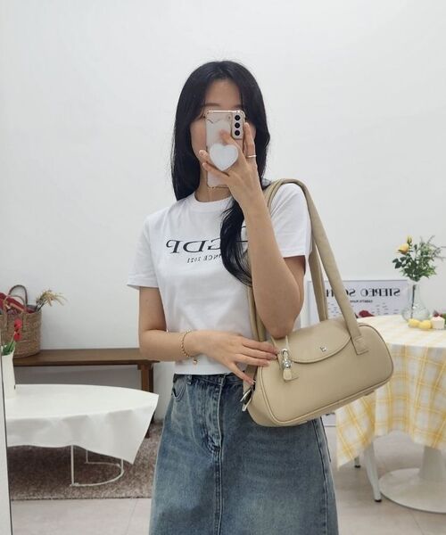 DANGLEDROP(ダングルドロップ)の「DGDPポイントロゴクロップ半袖Tシャツブラック(Tシャツ/カットソー・レディース・その他・FREE)」の5枚目の写真
