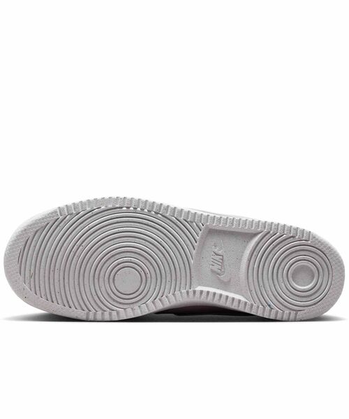 NIKE(ナイキ)の「ナイキ コート ビジョン LOW ネクスト ネイチャー ウィメンズシューズ / Nike Court Vision Low Next Nature Women's Shoes HV5246-001 Platinum Violet(スニーカー・レディース・パープル系その他・23/23.5/24/24.5/25/25.5/26/22.5/22)」の2枚目の写真