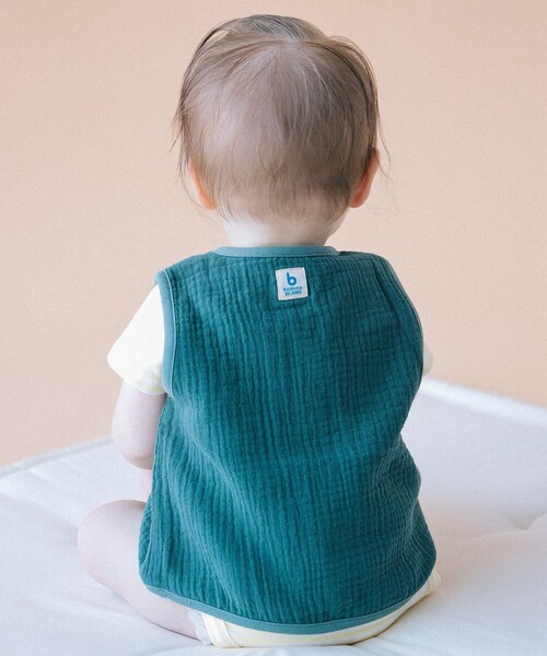 こども ビームス（コドモビームス）の「ベビー ダブルガーゼ ベスト 2026SS（70～80cm）（ベスト・キッズ・ホワイト系その他5/グリーン・80/70）」の4枚目の写真