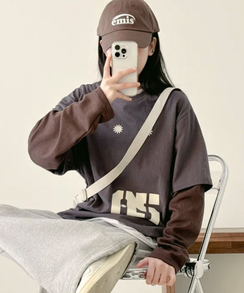 VIVID LADY(ビビッドレディー)の「フェイクレイヤード フロントプリント ロンT(Tシャツ/カットソー・レディース・ネイビー/ブラウン/チャコールグレー・FREE)」の8枚目の写真