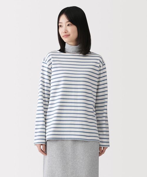 無印良品(ムジルシリョウヒン)の「婦人 太番手ボートネック長袖Tシャツ(Tシャツ/カットソー・レディース・スモーキーグリーン系/オフホワイト/チャコールグレー/ネイビー系/ブルー系/ライトイエロー系・S/L/XL/M)」の5枚目の写真