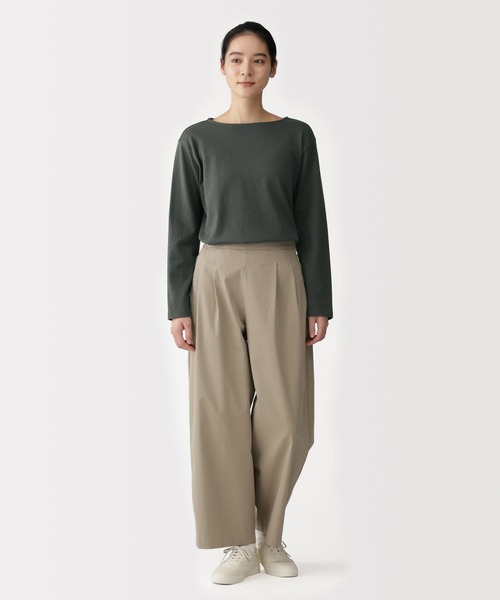 無印良品(ムジルシリョウヒン)の「婦人 太番手ボートネック長袖Tシャツ(Tシャツ/カットソー・レディース・スモーキーグリーン系/オフホワイト/チャコールグレー/ネイビー系/ブルー系/ライトイエロー系・S/L/XL/M)」の22枚目の写真