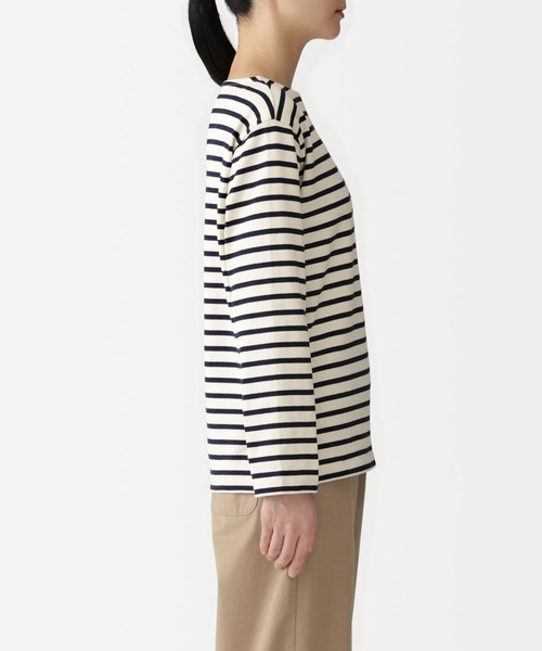 無印良品(ムジルシリョウヒン)の「婦人 太番手ボートネック長袖Tシャツ(Tシャツ/カットソー・レディース・スモーキーグリーン系/オフホワイト/チャコールグレー/ネイビー系/ブルー系/ライトイエロー系・S/L/XL/M)」の19枚目の写真