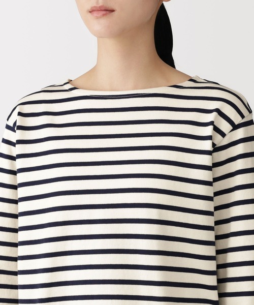無印良品(ムジルシリョウヒン)の「婦人 太番手ボートネック長袖Tシャツ(Tシャツ/カットソー・レディース・スモーキーグリーン系/オフホワイト/チャコールグレー/ネイビー系/ブルー系/ライトイエロー系・S/L/XL/M)」の14枚目の写真