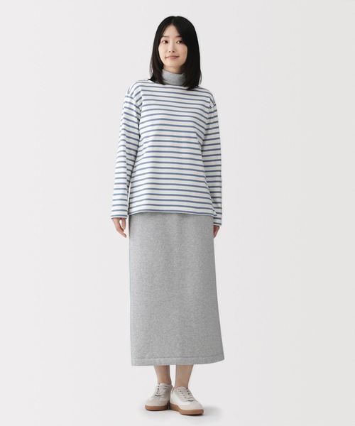 無印良品(ムジルシリョウヒン)の「婦人 太番手ボートネック長袖Tシャツ(Tシャツ/カットソー・レディース・スモーキーグリーン系/オフホワイト/チャコールグレー/ネイビー系/ブルー系/ライトイエロー系・S/L/XL/M)」の9枚目の写真