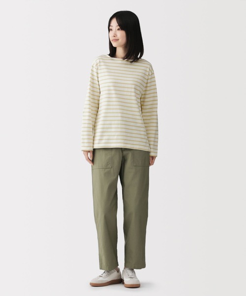 無印良品(ムジルシリョウヒン)の「婦人 太番手ボートネック長袖Tシャツ(Tシャツ/カットソー・レディース・スモーキーグリーン系/オフホワイト/チャコールグレー/ネイビー系/ブルー系/ライトイエロー系・S/L/XL/M)」の12枚目の写真