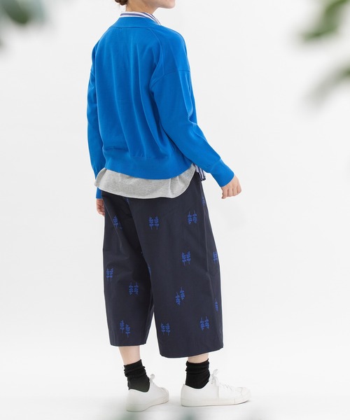 nop de nod(ノップドゥノッド)の「グログラン刺繍クロップドパンツ(その他パンツ・レディース・ネイビー/ブラック・3)」の20枚目の写真