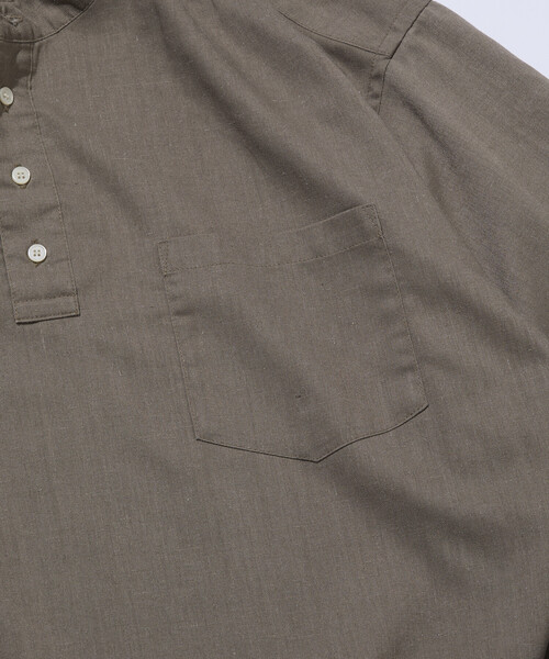 FREAK'S STORE（フリークスストア）の「限定展開 Relax Fit リラックスフィット リネンミックス バンドカラー プルオーバー シャツ（シャツ/ブラウス・メンズ・チャコールグレー/ブラック/ベージュ・SMALL/MEDIUM/LARGE）」の17枚目の写真