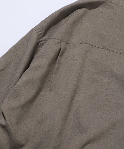 FREAK'S STORE（フリークスストア）の「限定展開 Relax Fit リラックスフィット リネンミックス バンドカラー プルオーバー シャツ（シャツ/ブラウス・メンズ・チャコールグレー/ブラック/ベージュ・SMALL/MEDIUM/LARGE）」の22枚目の写真