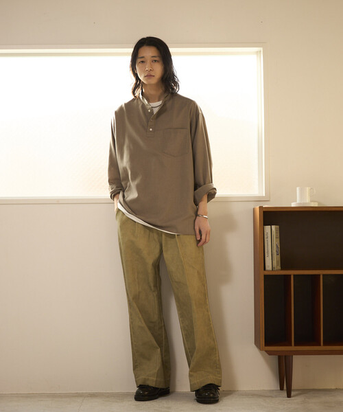 FREAK'S STORE（フリークスストア）の「限定展開 Relax Fit リラックスフィット リネンミックス バンドカラー プルオーバー シャツ（シャツ/ブラウス・メンズ・チャコールグレー/ブラック/ベージュ・SMALL/MEDIUM/LARGE）」の8枚目の写真