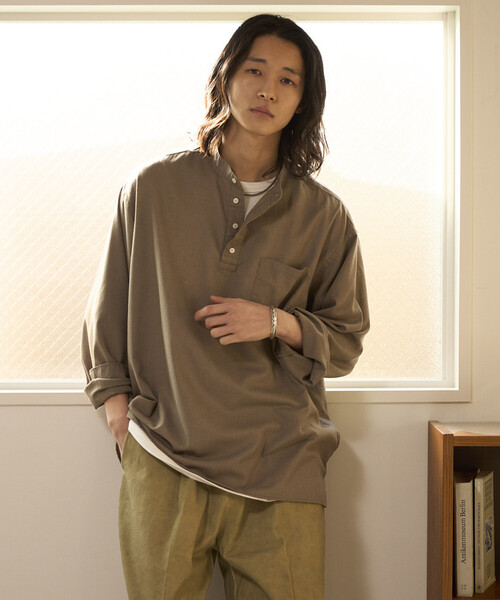 FREAK'S STORE（フリークスストア）の「限定展開 Relax Fit リラックスフィット リネンミックス バンドカラー プルオーバー シャツ（シャツ/ブラウス・メンズ・チャコールグレー/ブラック/ベージュ・SMALL/MEDIUM/LARGE）」の10枚目の写真
