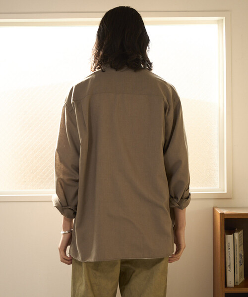 FREAK'S STORE（フリークスストア）の「限定展開 Relax Fit リラックスフィット リネンミックス バンドカラー プルオーバー シャツ（シャツ/ブラウス・メンズ・チャコールグレー/ブラック/ベージュ・SMALL/MEDIUM/LARGE）」の11枚目の写真