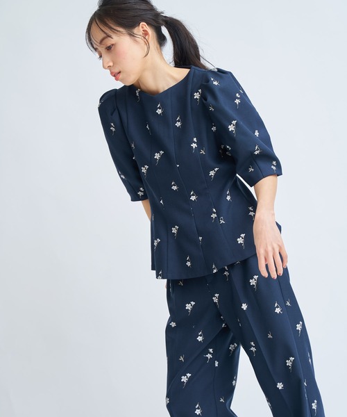 NOELA（ノエラ）の「【Premium】フラワー刺繍ブラウス（シャツ/ブラウス・レディース・ベージュ/ネイビー・フリー）」の22枚目の写真