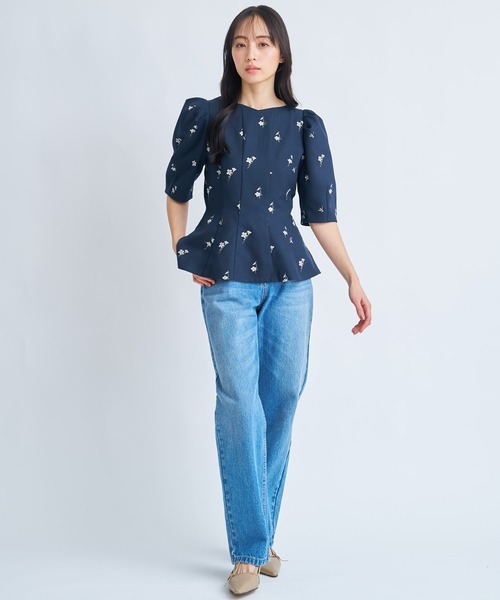 NOELA（ノエラ）の「【Premium】フラワー刺繍ブラウス（シャツ/ブラウス・レディース・ベージュ/ネイビー・フリー）」の19枚目の写真