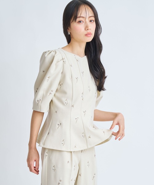 NOELA（ノエラ）の「【Premium】フラワー刺繍ブラウス（シャツ/ブラウス・レディース・ベージュ/ネイビー・フリー）」の17枚目の写真