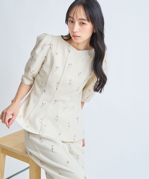 NOELA（ノエラ）の「【Premium】フラワー刺繍ブラウス（シャツ/ブラウス・レディース・ベージュ/ネイビー・フリー）」の13枚目の写真