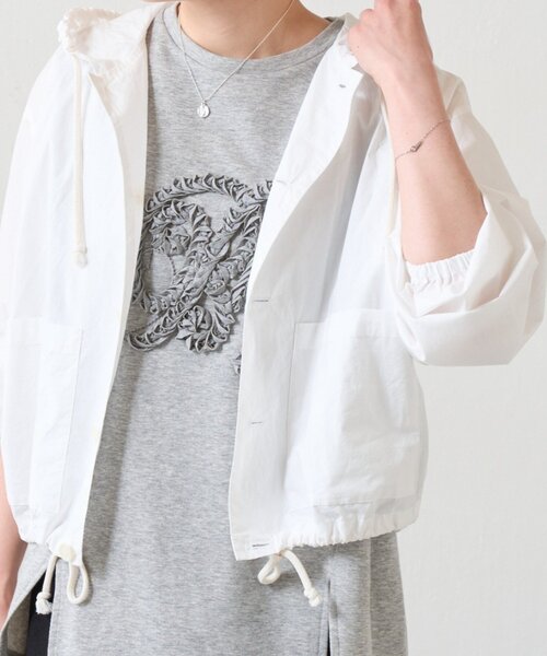 LIVETART(リヴェタート)の「BA刺繍カットソー(Tシャツ/カットソー・レディース・グレー/ホワイト・FREE)」の1枚目の写真