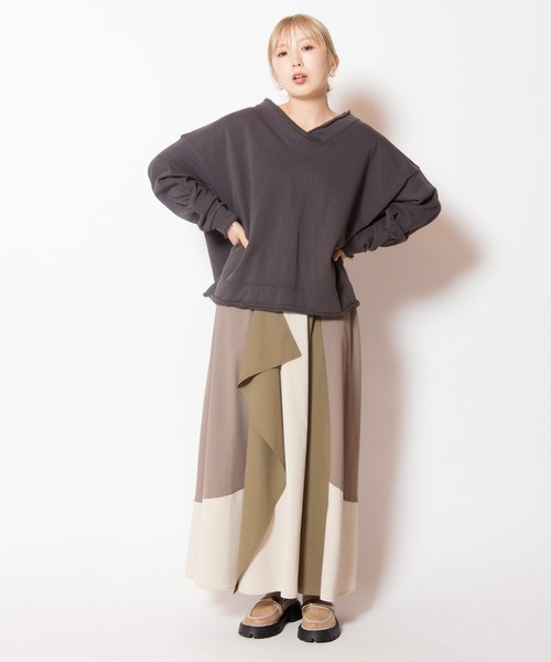 OSMOSIS（オズモーシス）の「裏毛Vネックプルオーバー（Tシャツ/カットソー・レディース・チャコール/ライトパープル/グレー・ONE SIZE）」の5枚目の写真