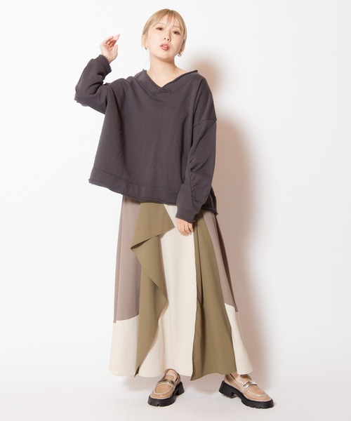 OSMOSIS（オズモーシス）の「裏毛Vネックプルオーバー（Tシャツ/カットソー・レディース・チャコール/ライトパープル/グレー・ONE SIZE）」の6枚目の写真