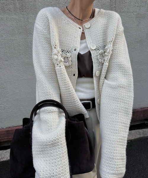 nananamoe(ナナナモエ)の「flower motif hand wool knit / フラワーモチーフハンドウールニット(カーディガン/ボレロ・レディース・ブラック/アイボリー/グレー・FREE)」の2枚目の写真