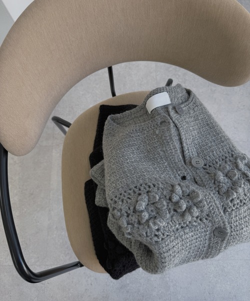 nananamoe(ナナナモエ)の「flower motif hand wool knit / フラワーモチーフハンドウールニット(カーディガン/ボレロ・レディース・ブラック/アイボリー/グレー・FREE)」の17枚目の写真