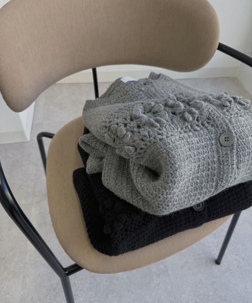 nananamoe(ナナナモエ)の「flower motif hand wool knit / フラワーモチーフハンドウールニット(カーディガン/ボレロ・レディース・ブラック/アイボリー/グレー・FREE)」の19枚目の写真