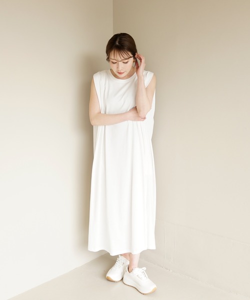 CHhdmn(シーエイチヒデモン)の「ショルダータック ドレープ ノースリーブカットソーワンピース/リラックス/袖なし(ワンピース・レディース・ブラック/ネイビー/ホワイト・M/L)」の20枚目の写真