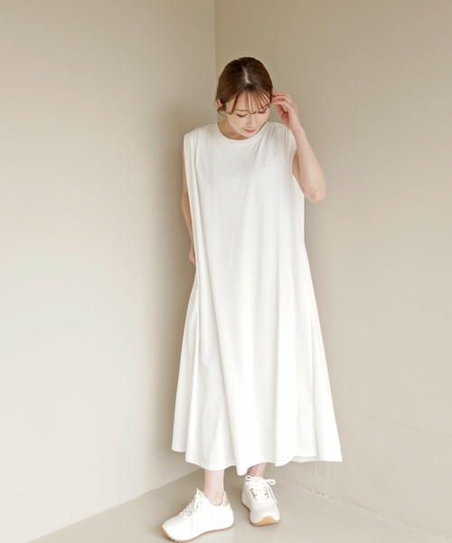 CHhdmn(シーエイチヒデモン)の「ショルダータック ドレープ ノースリーブカットソーワンピース/リラックス/袖なし(ワンピース・レディース・ブラック/ネイビー/ホワイト・M/L)」の21枚目の写真