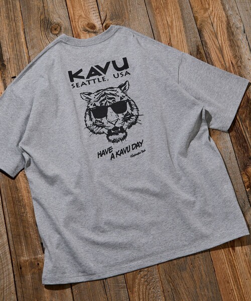 FREAK'S STORE(フリークスストア)の「限定展開 KAVU×FREAK'S STORE カブ― 別注 バックプリント クルーネック Tシャツ TIGER(Tシャツ/カットソー・メンズ・ホワイト/グレー/グレイッシュベージュ/ブラック・LARGE/MEDIUM/SMALL)」の3枚目の写真