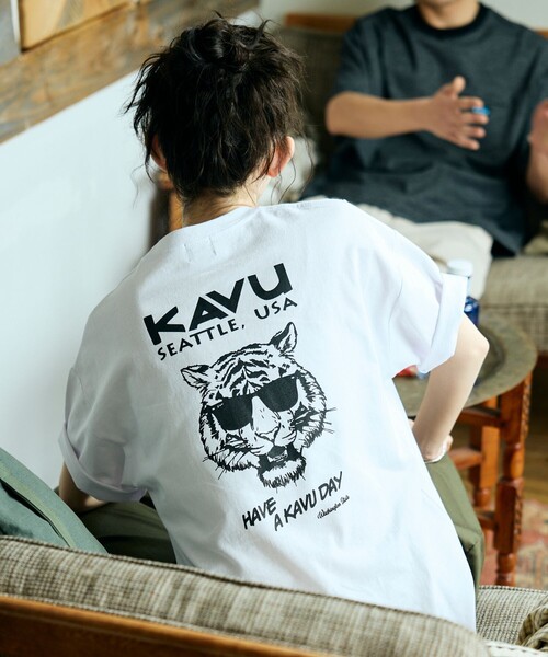 Лимитированное издание KAVU×FREAK'S STORE: футболка‑крупный принт Backprint «Kavu» темно‑синяя TIGER
