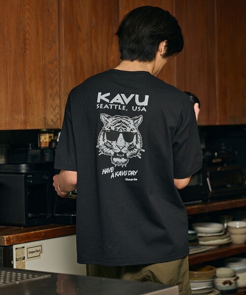 FREAK'S STORE(フリークスストア)の「限定展開 KAVU×FREAK'S STORE カブ― 別注 バックプリント クルーネック Tシャツ TIGER(Tシャツ/カットソー・メンズ・ホワイト/グレー/グレイッシュベージュ/ブラック・LARGE/MEDIUM/SMALL)」の1枚目の写真