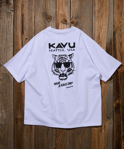FREAK'S STORE(フリークスストア)の「限定展開 KAVU×FREAK'S STORE カブ― 別注 バックプリント クルーネック Tシャツ TIGER(Tシャツ/カットソー・メンズ・ホワイト/グレー/グレイッシュベージュ/ブラック・LARGE/MEDIUM/SMALL)」の5枚目の写真