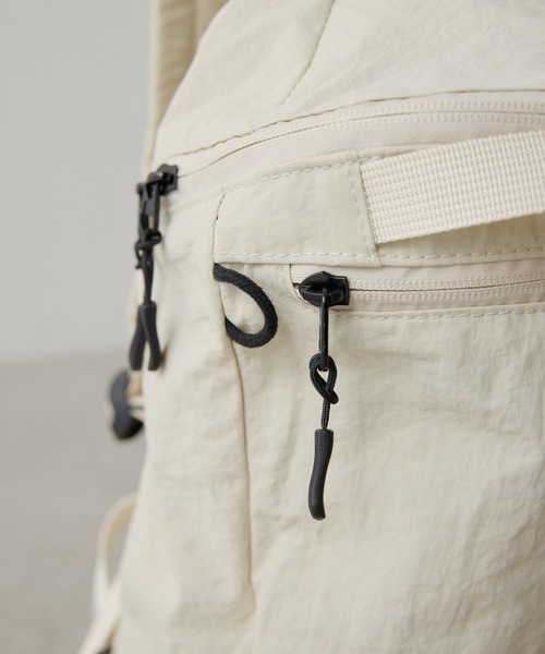 COLLAGE GALLARDAGALANTE(コラージュガリャルダガランテ)の「PAPILLONNER/パッカブルリュック(バックパック/リュック・レディース・アイボリー/ブラック・FREE)」の8枚目の写真