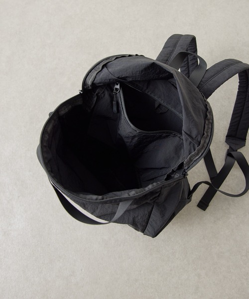COLLAGE GALLARDAGALANTE(コラージュガリャルダガランテ)の「PAPILLONNER/パッカブルリュック(バックパック/リュック・レディース・アイボリー/ブラック・FREE)」の5枚目の写真