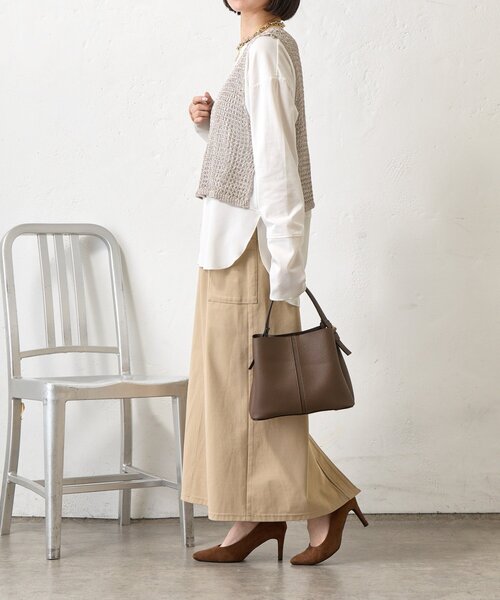 Jena espace merveilleux（ジェナ　エスパスメルヴェイユ）の「【レイヤードで差をつける】メタリックヤーンベスト（ニット/セーター・レディース・グレー/ゴールド・FREE）」の4枚目の写真