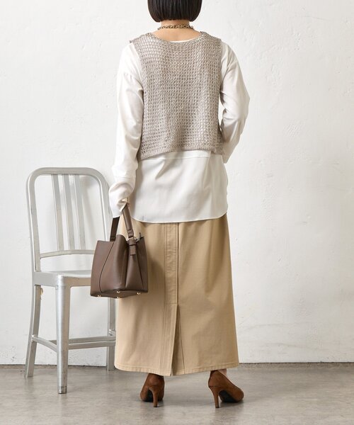 Jena espace merveilleux（ジェナ　エスパスメルヴェイユ）の「【レイヤードで差をつける】メタリックヤーンベスト（ニット/セーター・レディース・グレー/ゴールド・FREE）」の5枚目の写真