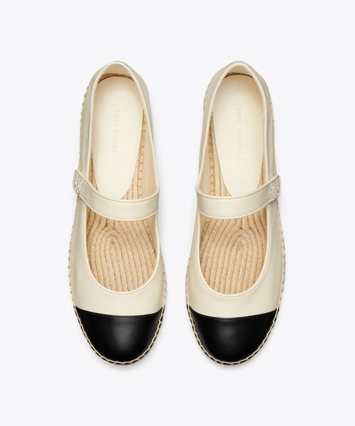 TORY BURCH(トリーバーチ)の「キャップトゥ メリージェーン エスパドリーユ(スリッポン・レディース・アイボリー・25.5cm/25cm/24.5cm/24cm/23.5cm/23cm)」の3枚目の写真