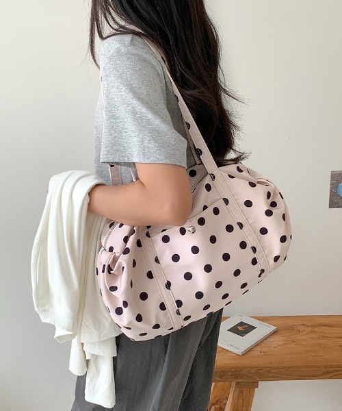 Teem Store（チームストア）の「【大容量】フロントポケットナイロンドット柄ボストンバッグ（ボストンバッグ・レディース・アイボリー/ブラック/グレー/カーキ・F）」の6枚目の写真