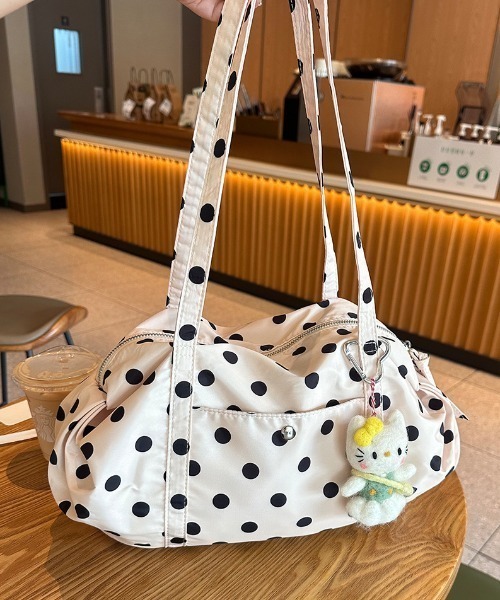Teem Store（チームストア）の「【大容量】フロントポケットナイロンドット柄ボストンバッグ（ボストンバッグ・レディース・アイボリー/ブラック/グレー/カーキ・F）」の15枚目の写真