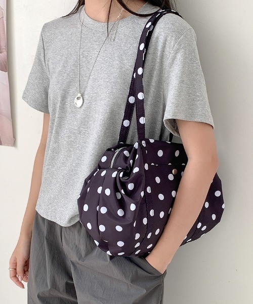 Teem Store（チームストア）の「【大容量】フロントポケットナイロンドット柄ボストンバッグ（ボストンバッグ・レディース・アイボリー/ブラック/グレー/カーキ・F）」の7枚目の写真