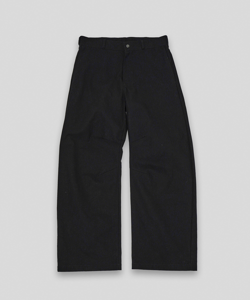 WISM(ウィズム)の「NAMELESSNESS / ネームレスネス DUCK CURVE PANT(その他パンツ・メンズ・ベージュ/ブラック・3/2)」の3枚目の写真