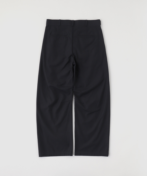 WISM(ウィズム)の「NAMELESSNESS / ネームレスネス DUCK CURVE PANT(その他パンツ・メンズ・ベージュ/ブラック・3/2)」の9枚目の写真