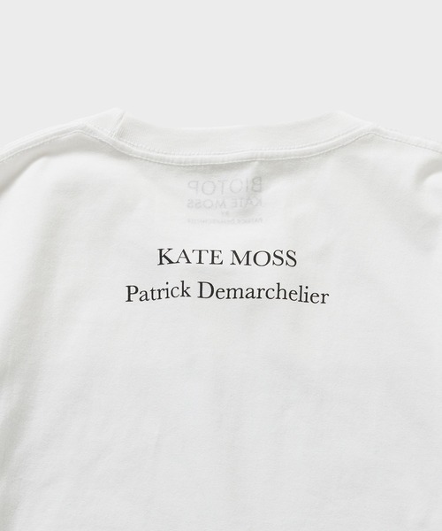 BIOTOP（ビオトープ）の「【Kate Moss by Patrick Demarchelier】 Photo T-shirts 26SS（Tシャツ/カットソー・メンズ・ブラック/ホワイト・M/L/XL）」の8枚目の写真