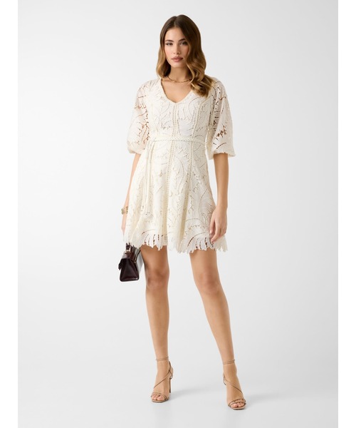 Guess（ゲス）の「VIDA Emb Dress ワンピース レース（ワンピース・レディース・ホワイト・6/4/2）」の4枚目の写真