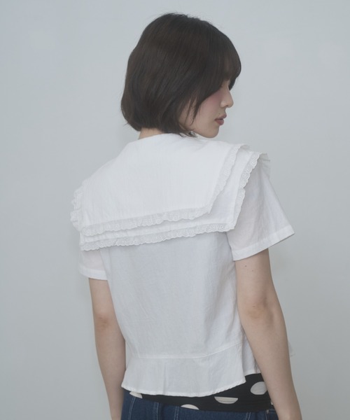 FEKETE(フェケテ)の「frilled big collar blouse / フリルビッグカラーブラウス(シャツ/ブラウス・レディース・ホワイト/ブラック・SMALL/LARGE/MEDIUM)」の13枚目の写真